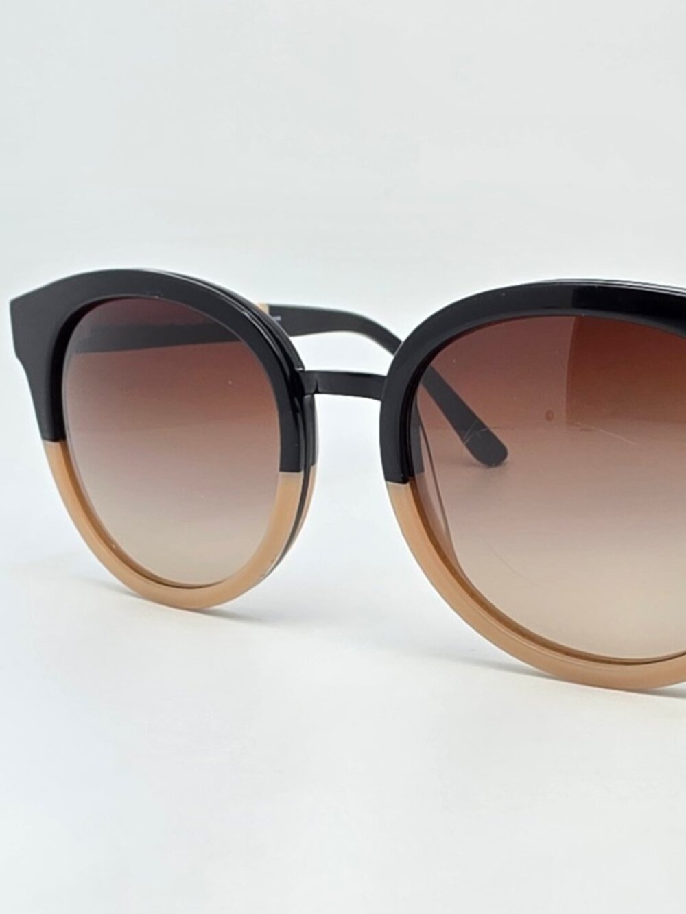 Tory Burch TY7062 1236/13 Black Cream Frame Brown Gradient Cat Eye Sunglasses